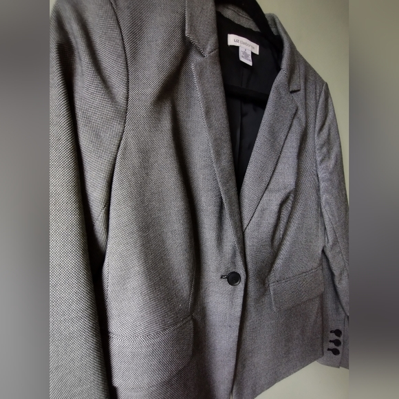 NEW Liz Claiborne Textured Blazer - Picture 2 of 5